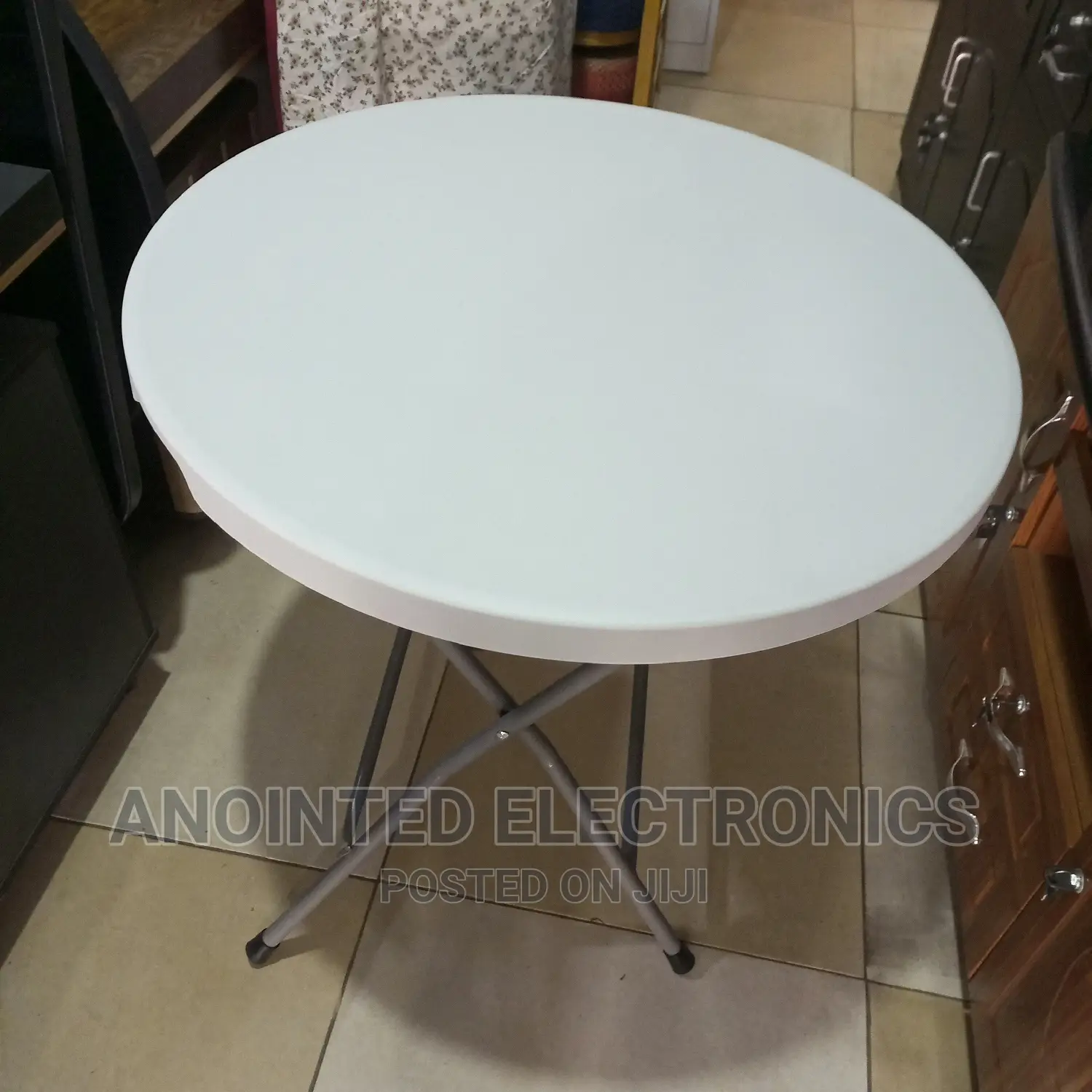 Round Plastic Chairs