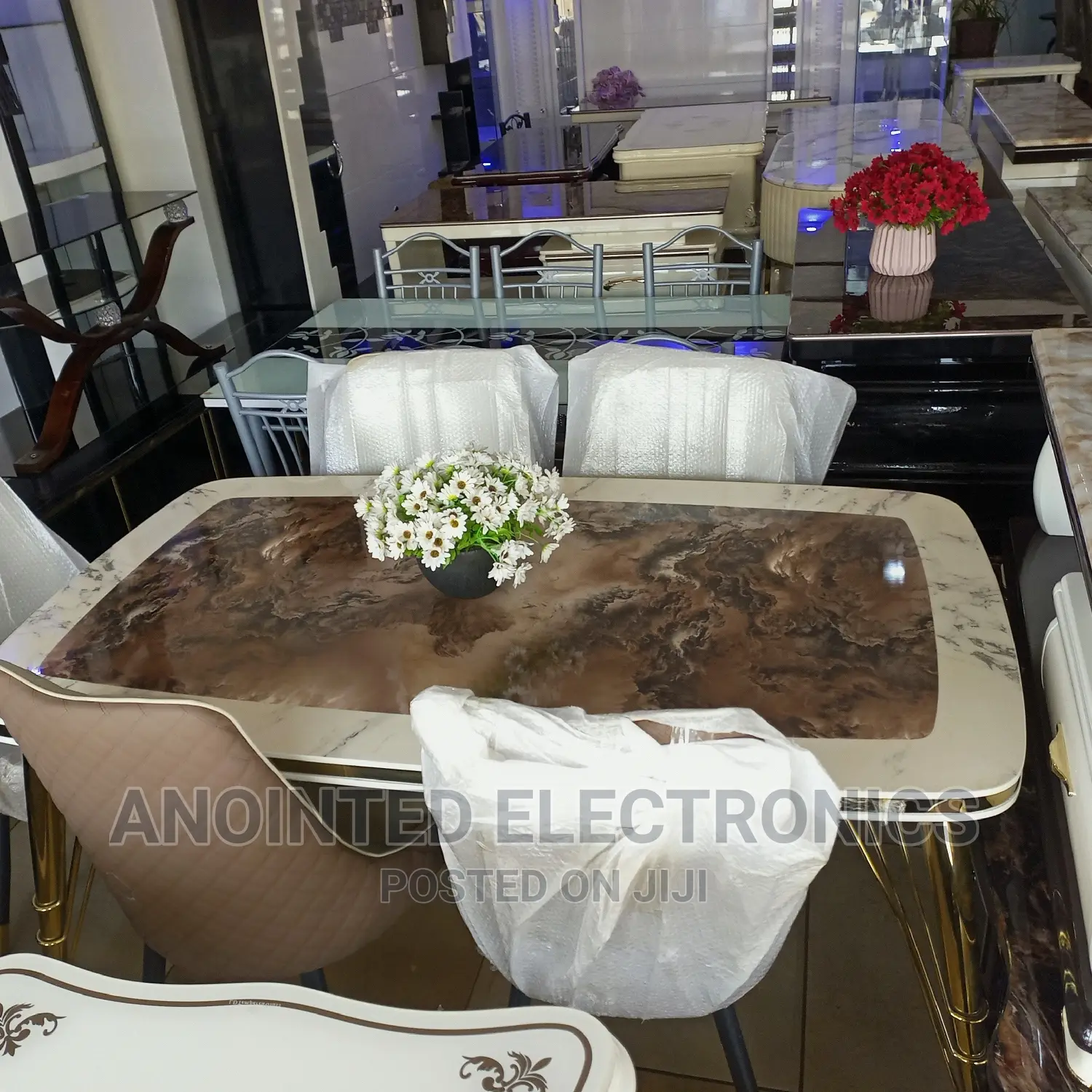 Marble Dining Table 6 Seaters
