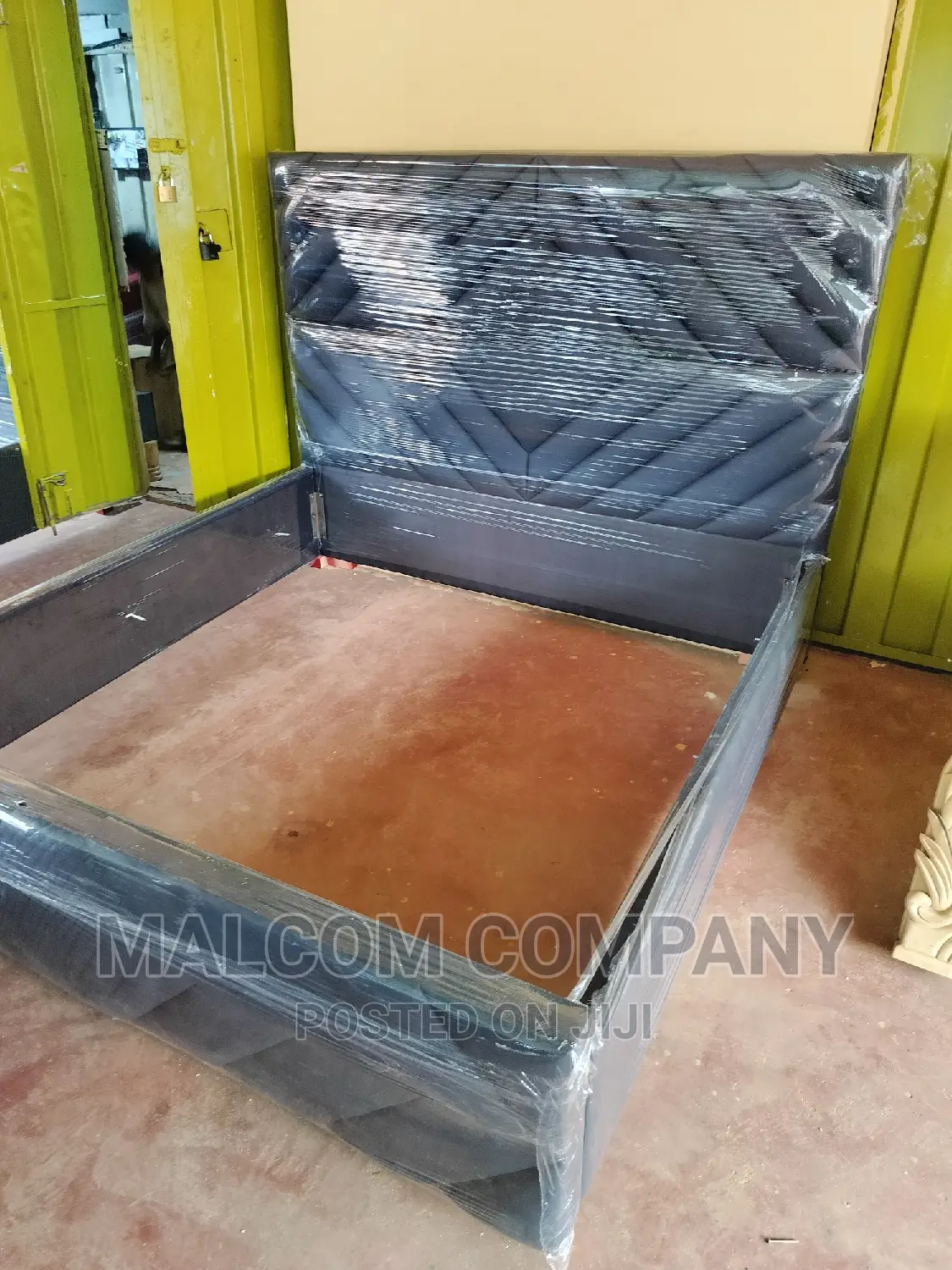 Beds 5by6 (Mahogany)