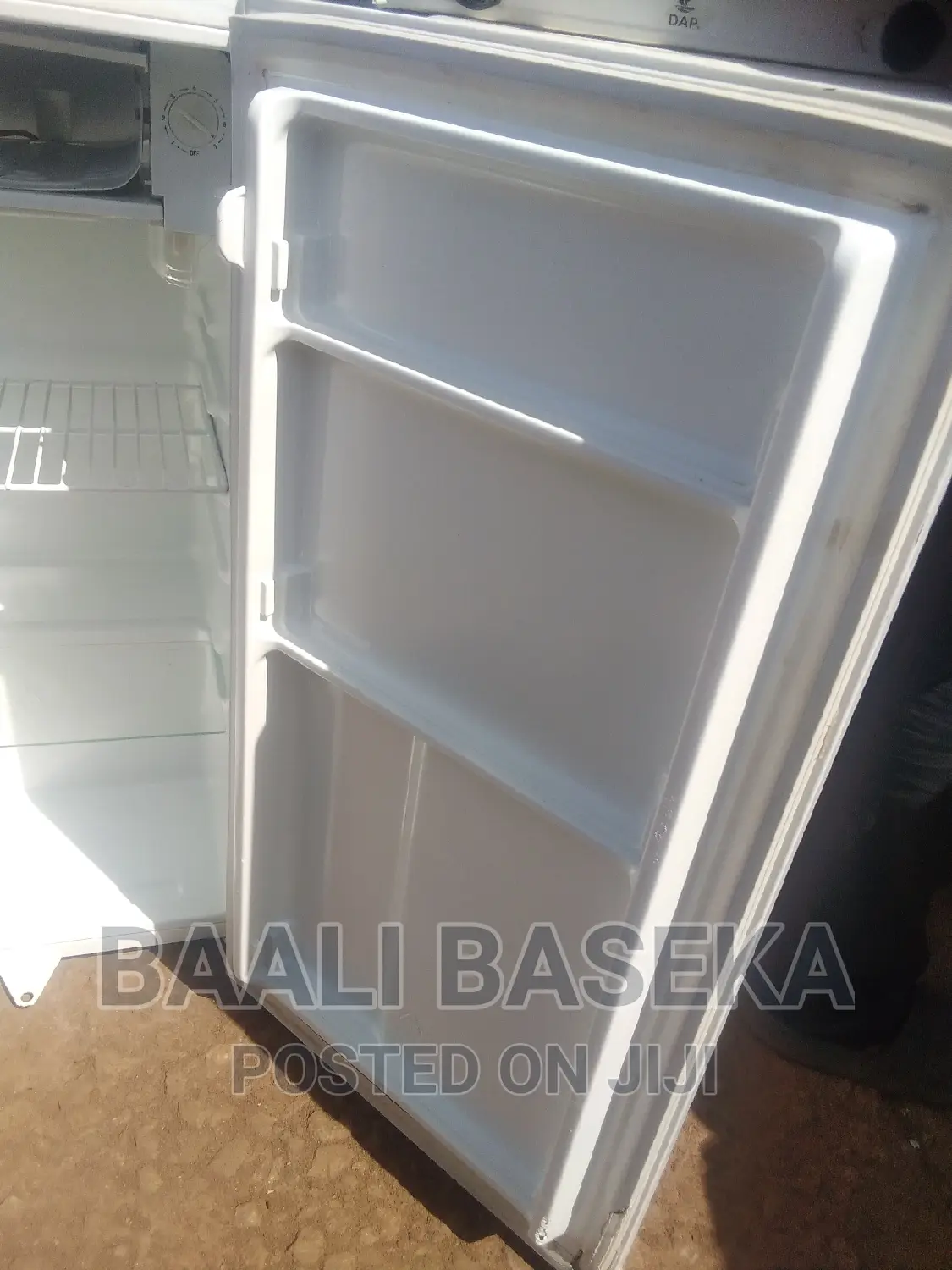 Fridges/Refrigerator/Single Door Fridge 120ltrs