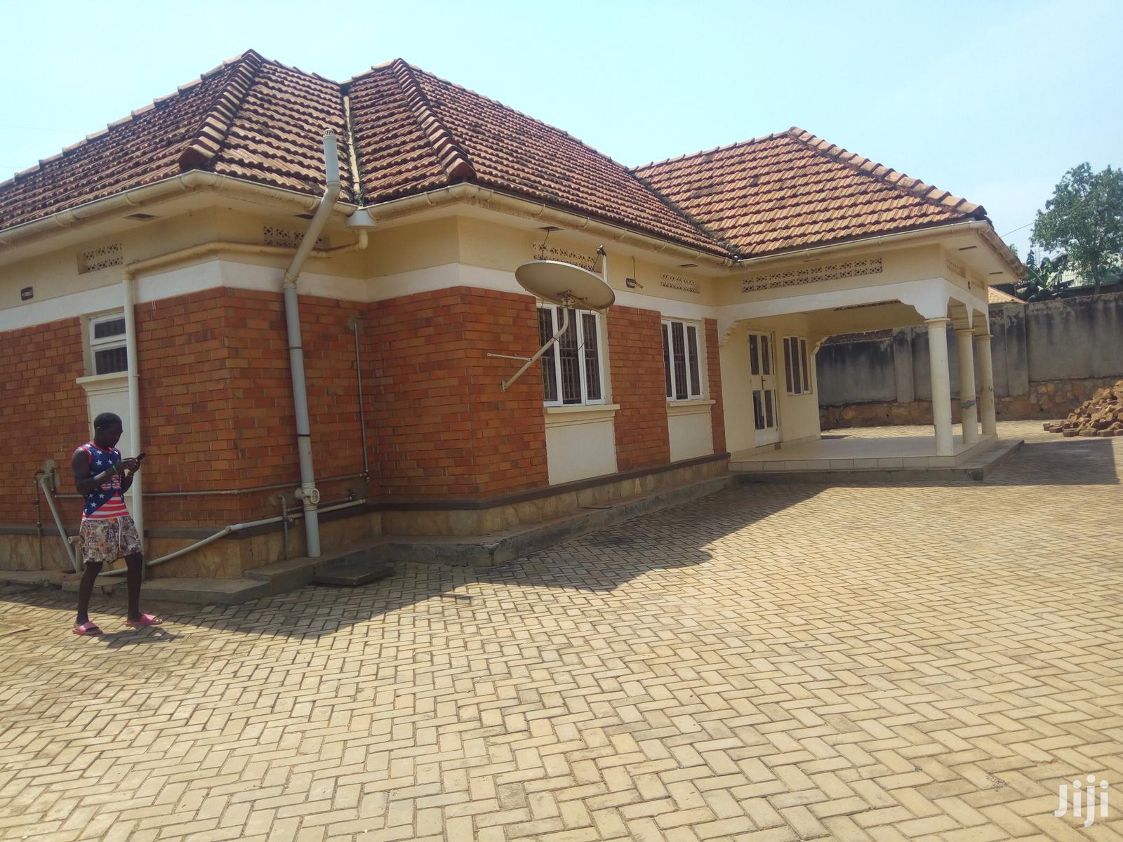 Deal,Kyaliwajara 30 Decimals House on Sell