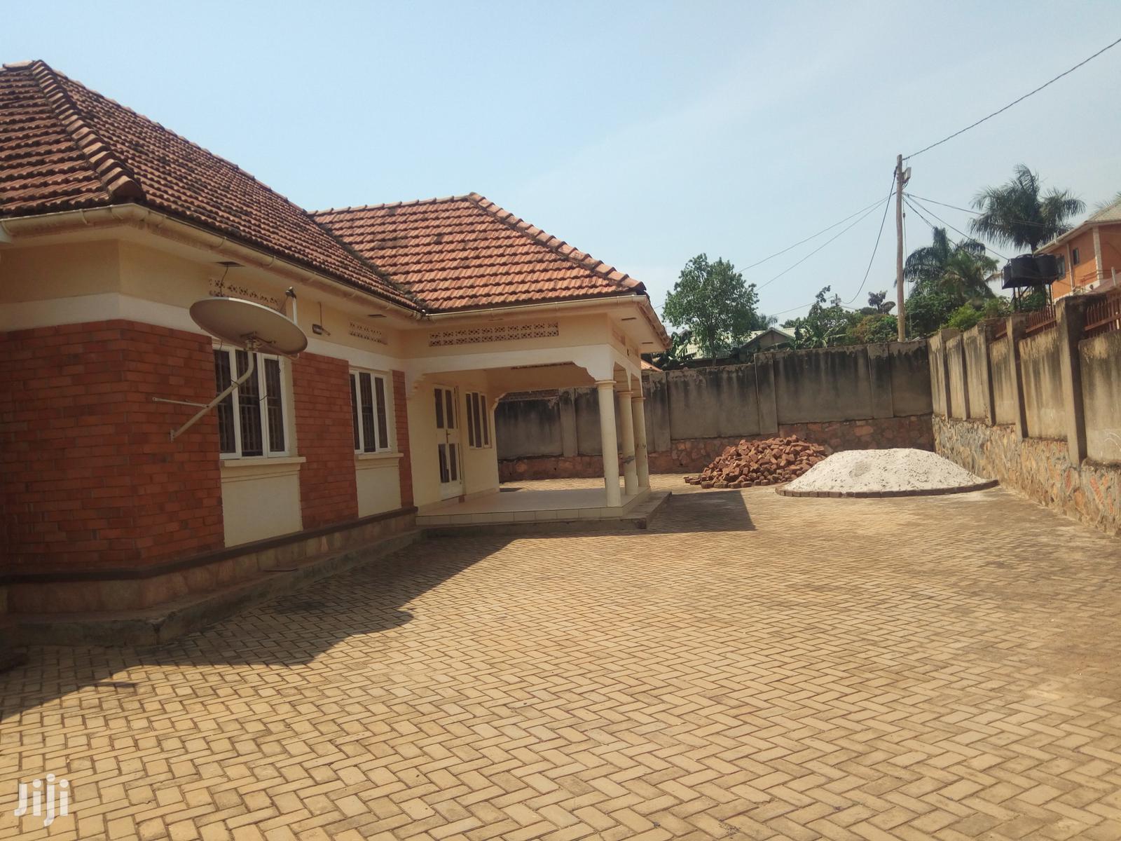 Deal,Kyaliwajara 30 Decimals House on Sell