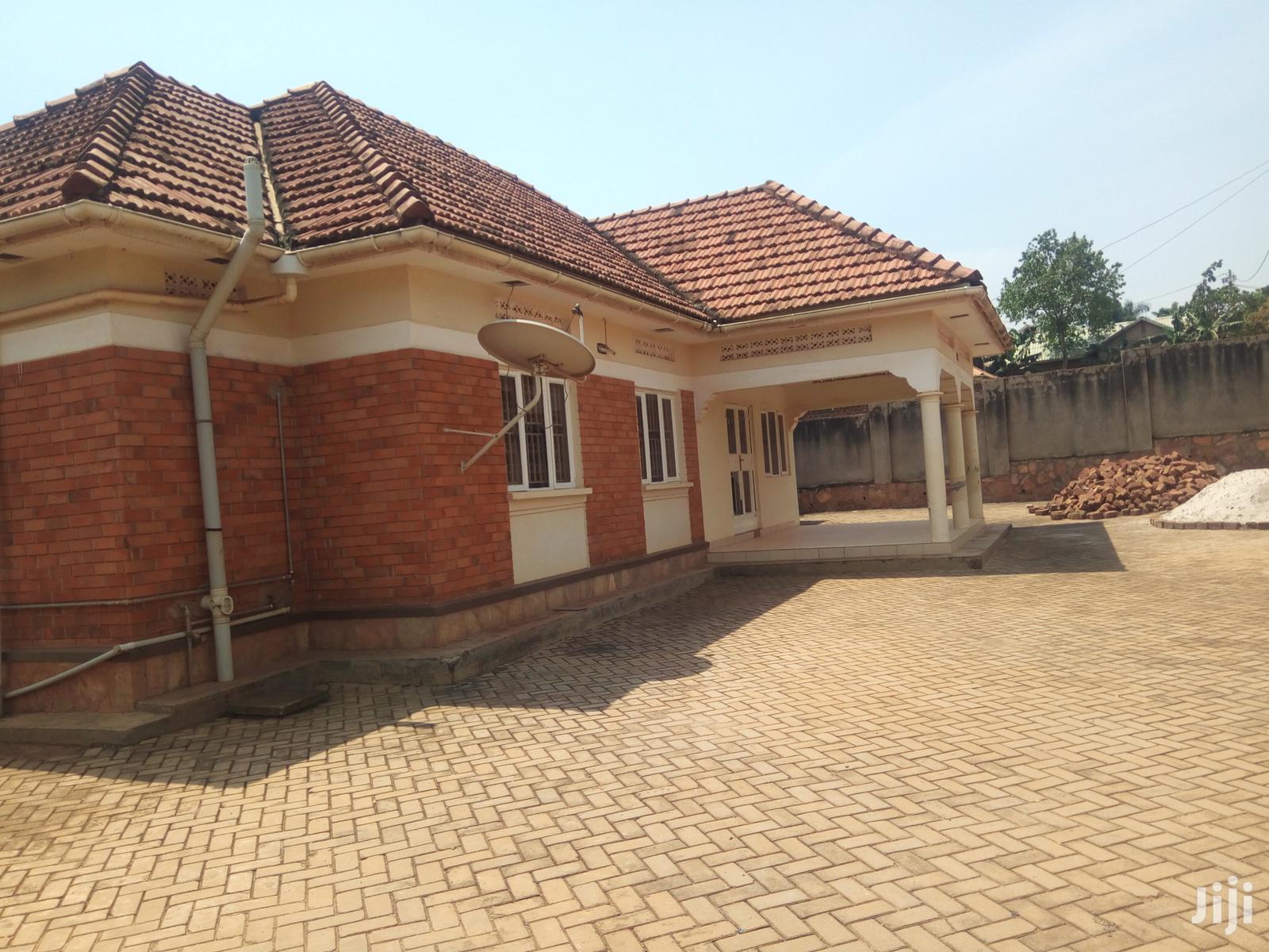 Deal,Kyaliwajara 30 Decimals House on Sell