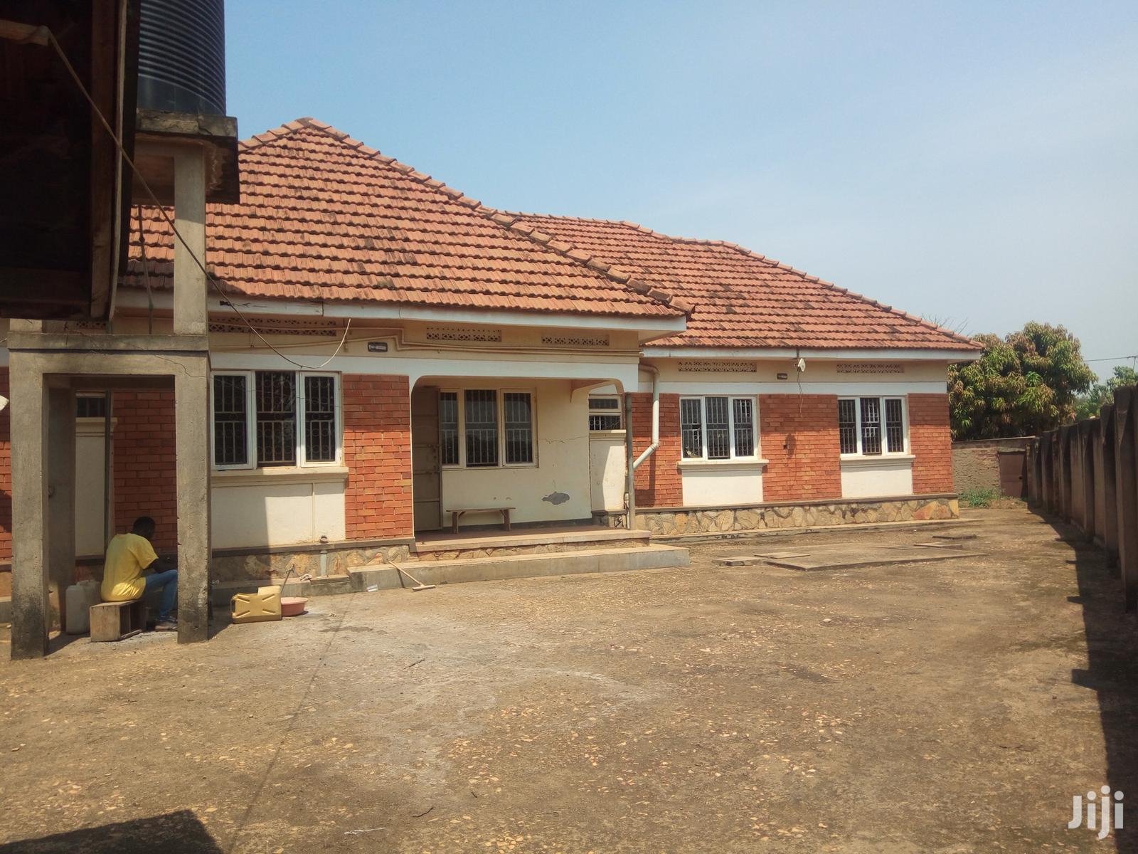 Deal,Kyaliwajara 30 Decimals House on Sell