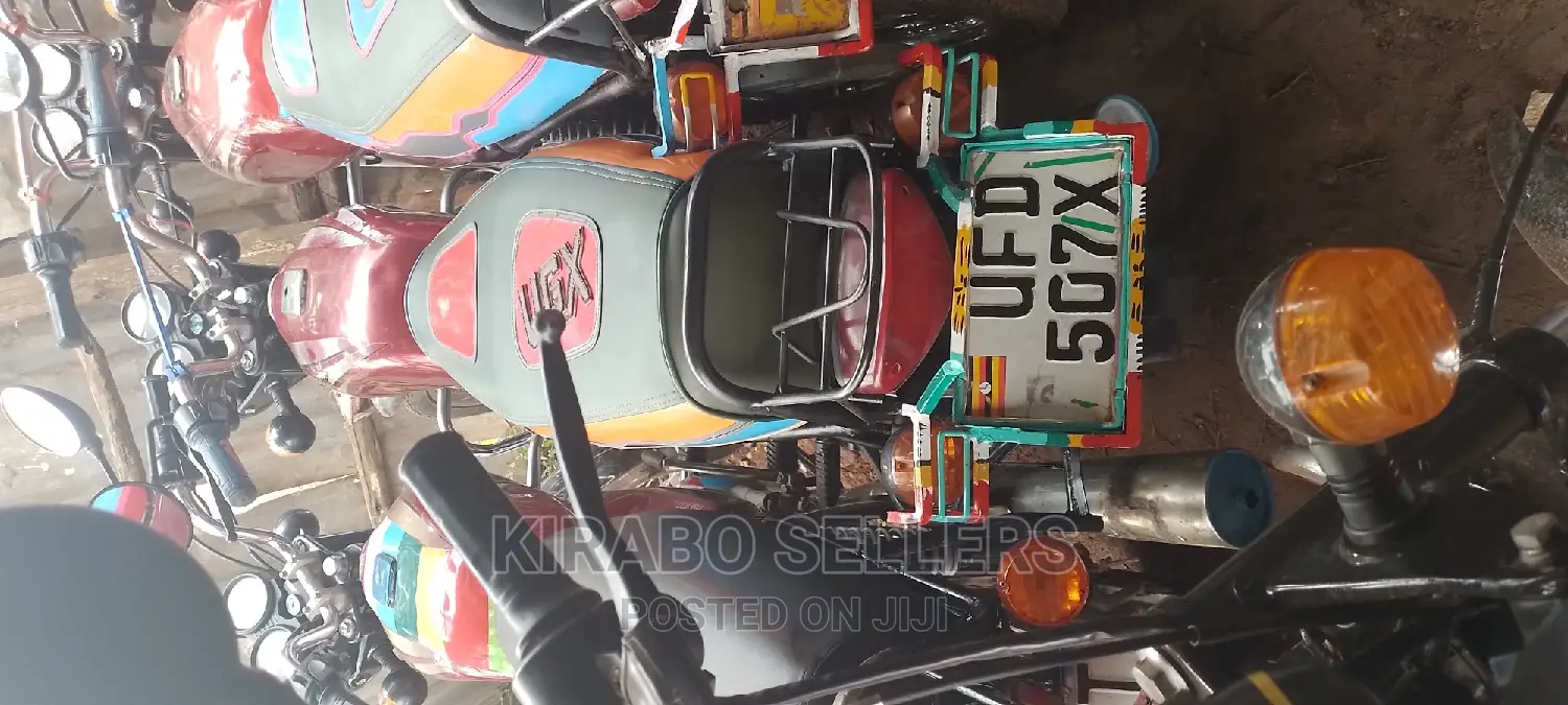 Bajaj Boxer 100 2020 Red