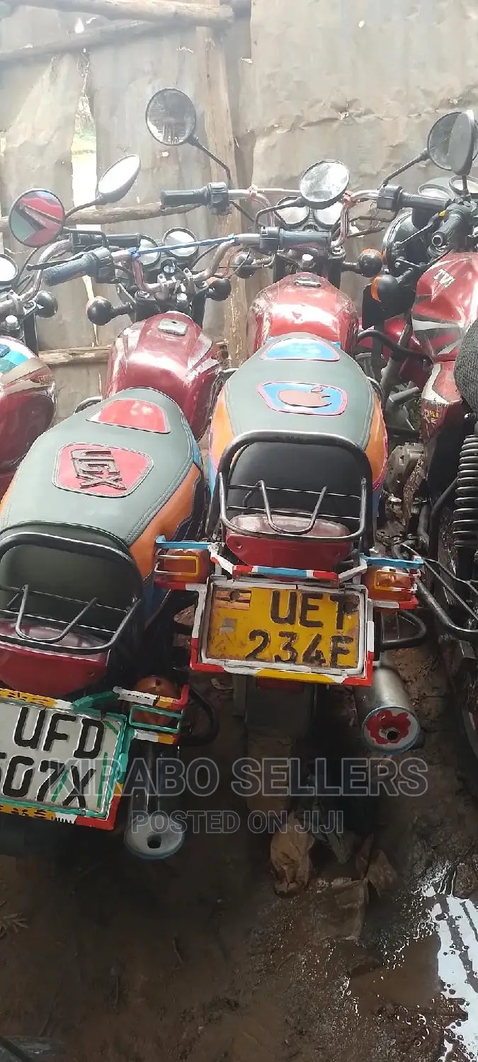 Bajaj Boxer 100 2020 Red