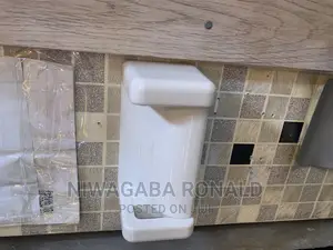Classic Plastic Tissue Paper Holder