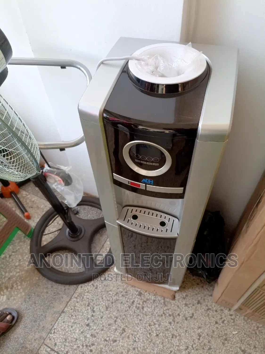 Adh Water Dispenser With a Compressor