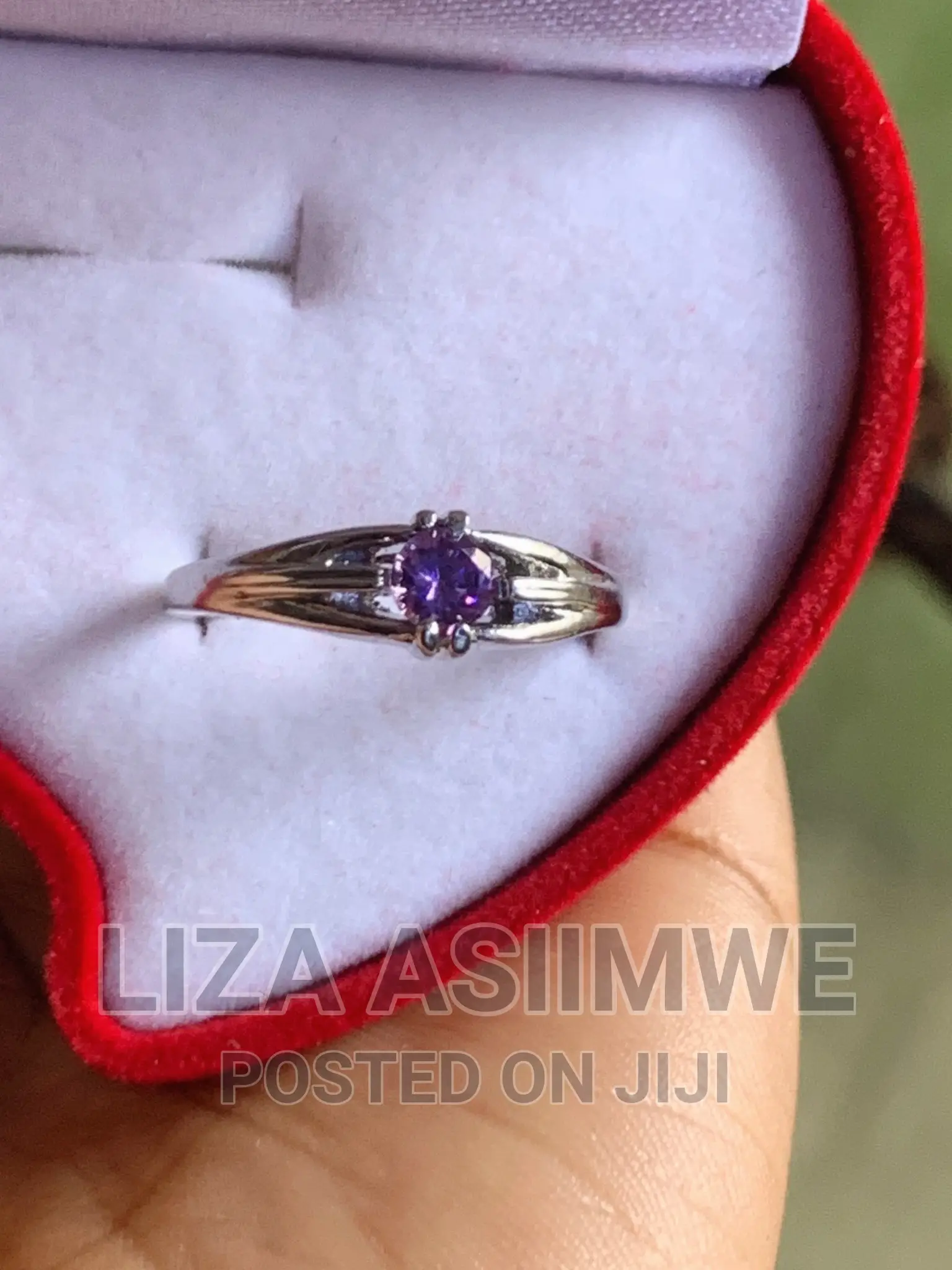 Simple Engagement Rings Available in Size 18 (8)