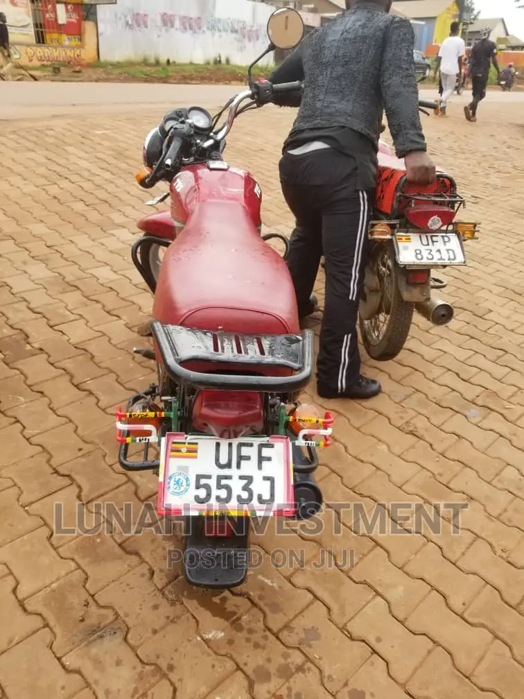 TVS HLX 125 2023 Red