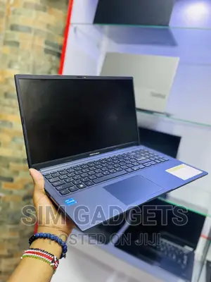 Laptop Asus VivoBook 15 X505BA 4GB Intel Core I3 SSD 256GB