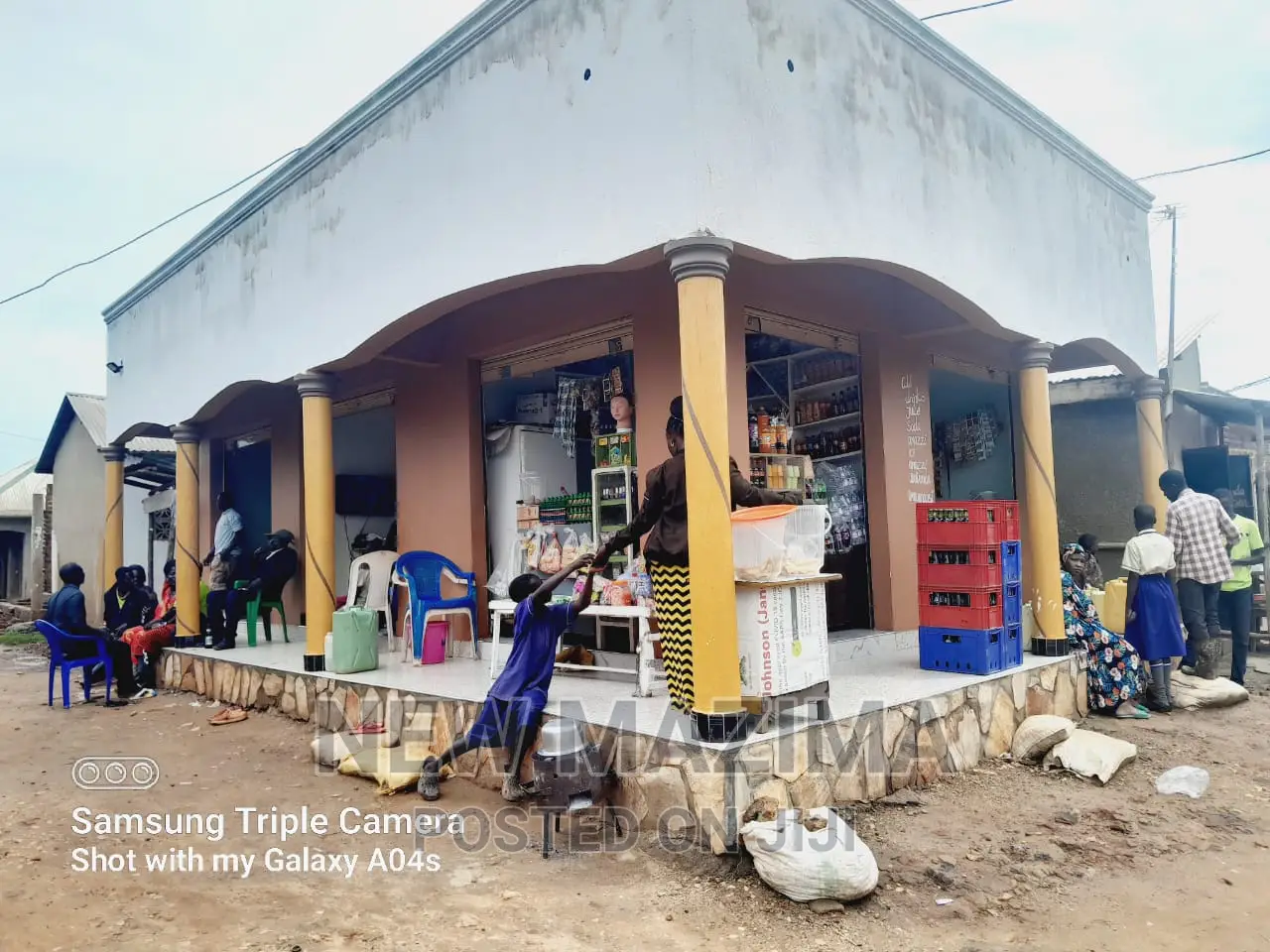 Five Commercial Shops on on Quicksale in Heart of Bulenga