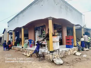 Five Commercial Shops on on Quicksale in Heart of Bulenga