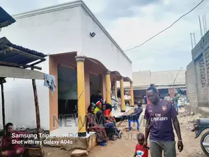 Five Commercial Shops on on Quicksale in Heart of Bulenga
