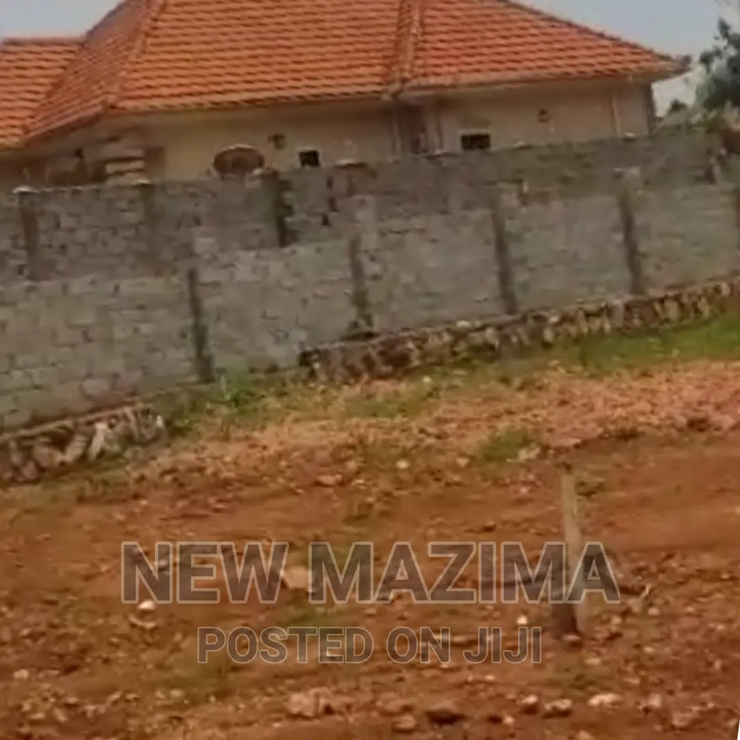 Very Prime Plot on Forced Sale in Heart of Bwebajja Ntebe Rd