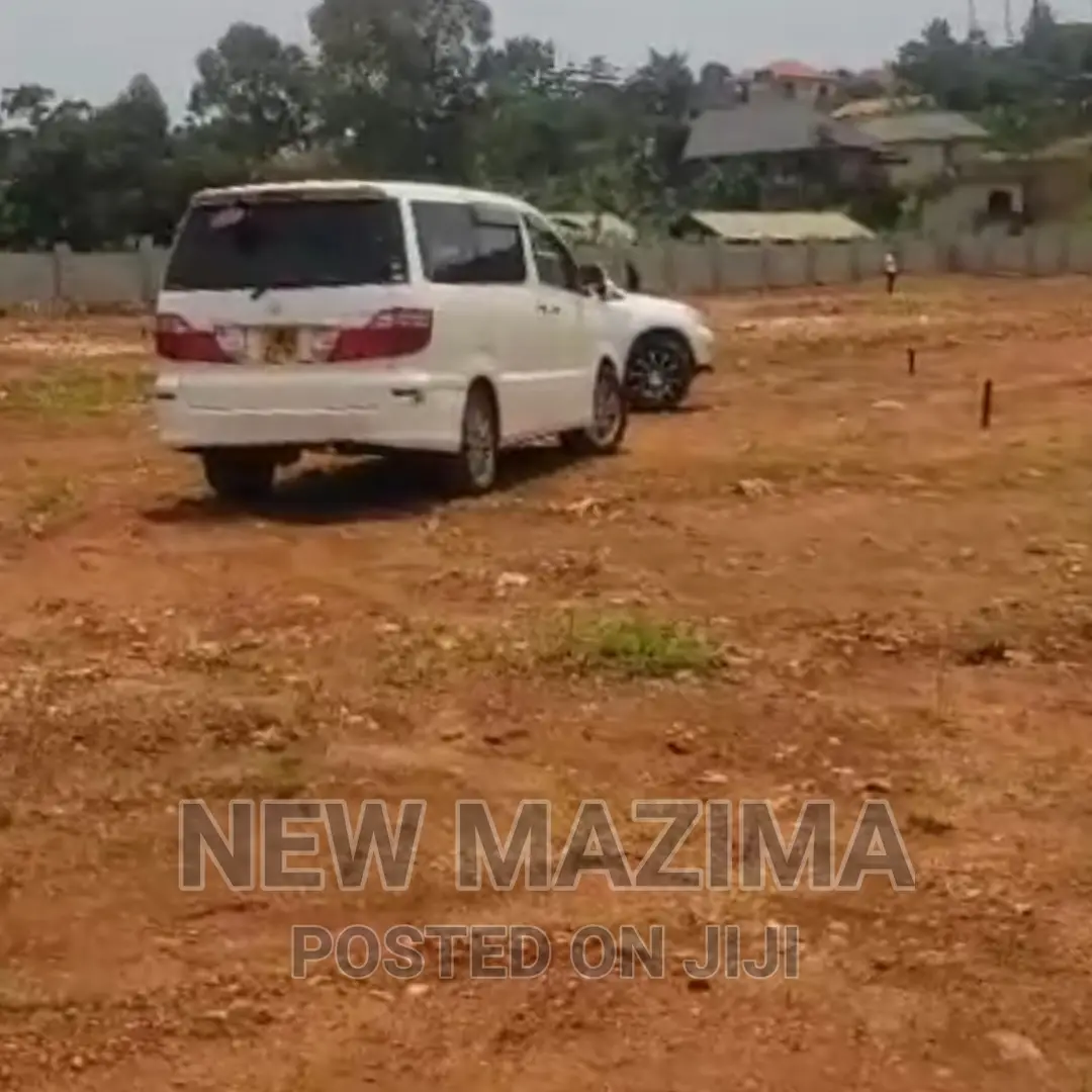 Very Prime Plot on Forced Sale in Heart of Bwebajja Ntebe Rd