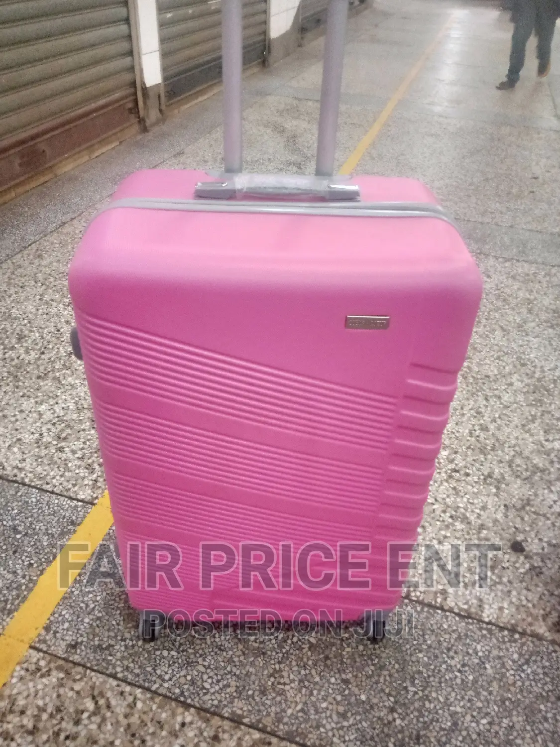 Classy Plastic Suitcase.Medium.( Pink)