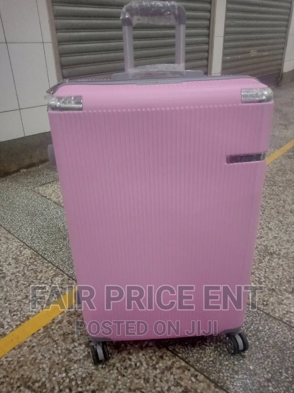 Classy Original Plastic Suitcase. Extra Large.( Pink)