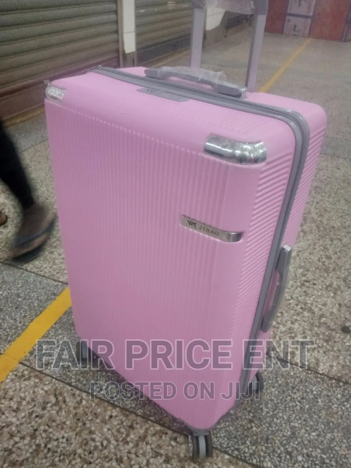 Classy Original Plastic Suitcase. Extra Large.( Pink)