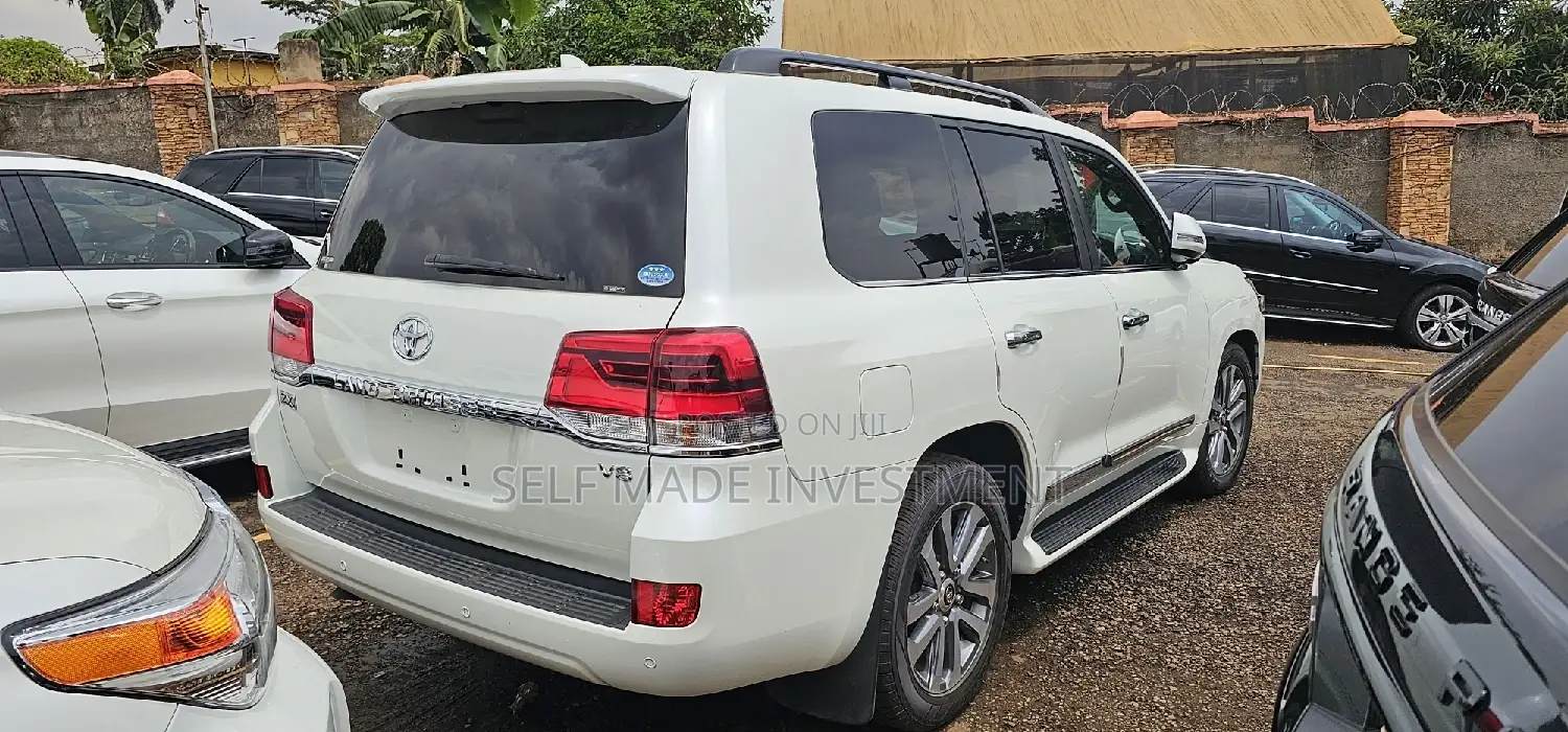 Toyota Land Cruiser 2014 White
