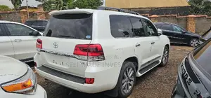 Toyota Land Cruiser 2014 White