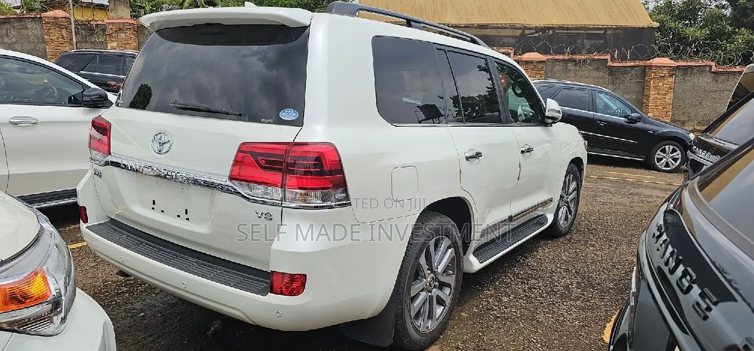 Toyota Land Cruiser 2014 White