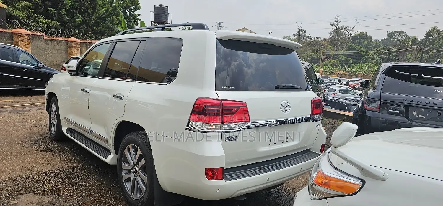 Toyota Land Cruiser 2014 White