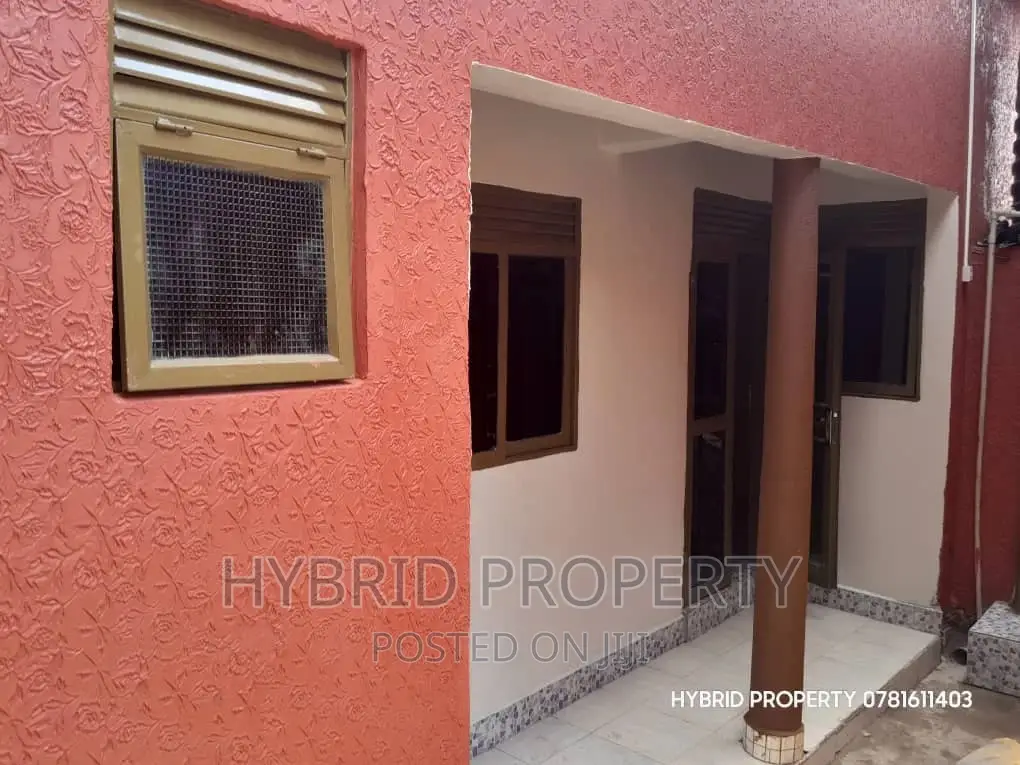 9bdrm Apartment In Kasubi~Kawaala Along, Rubaga For Sale