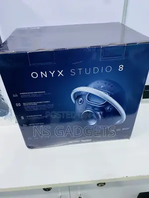 Onyx Studio 8