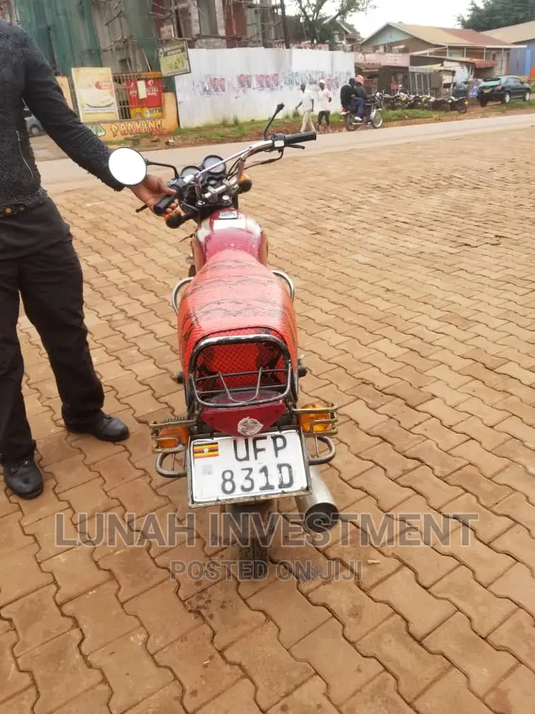 Bajaj Boxer 2022 Red