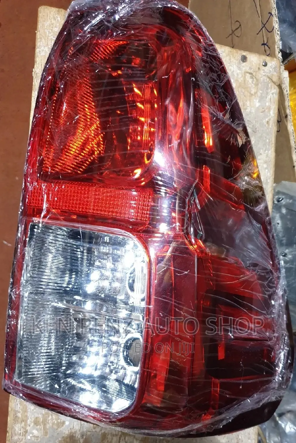 Tail Lamps Hillux Revo( Amanda)