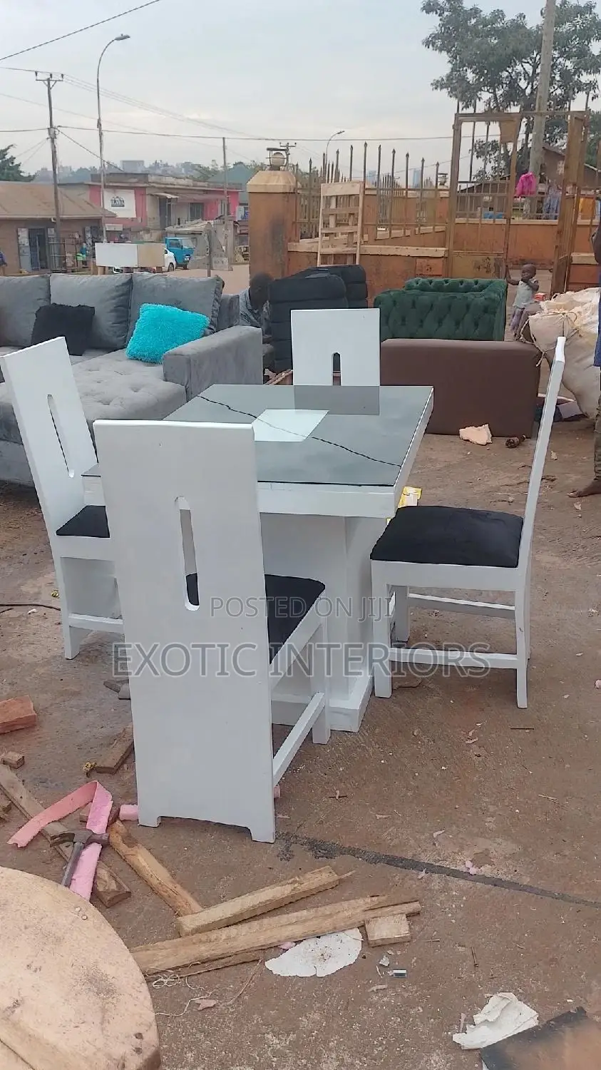 Dinning Table of 4seater Call
