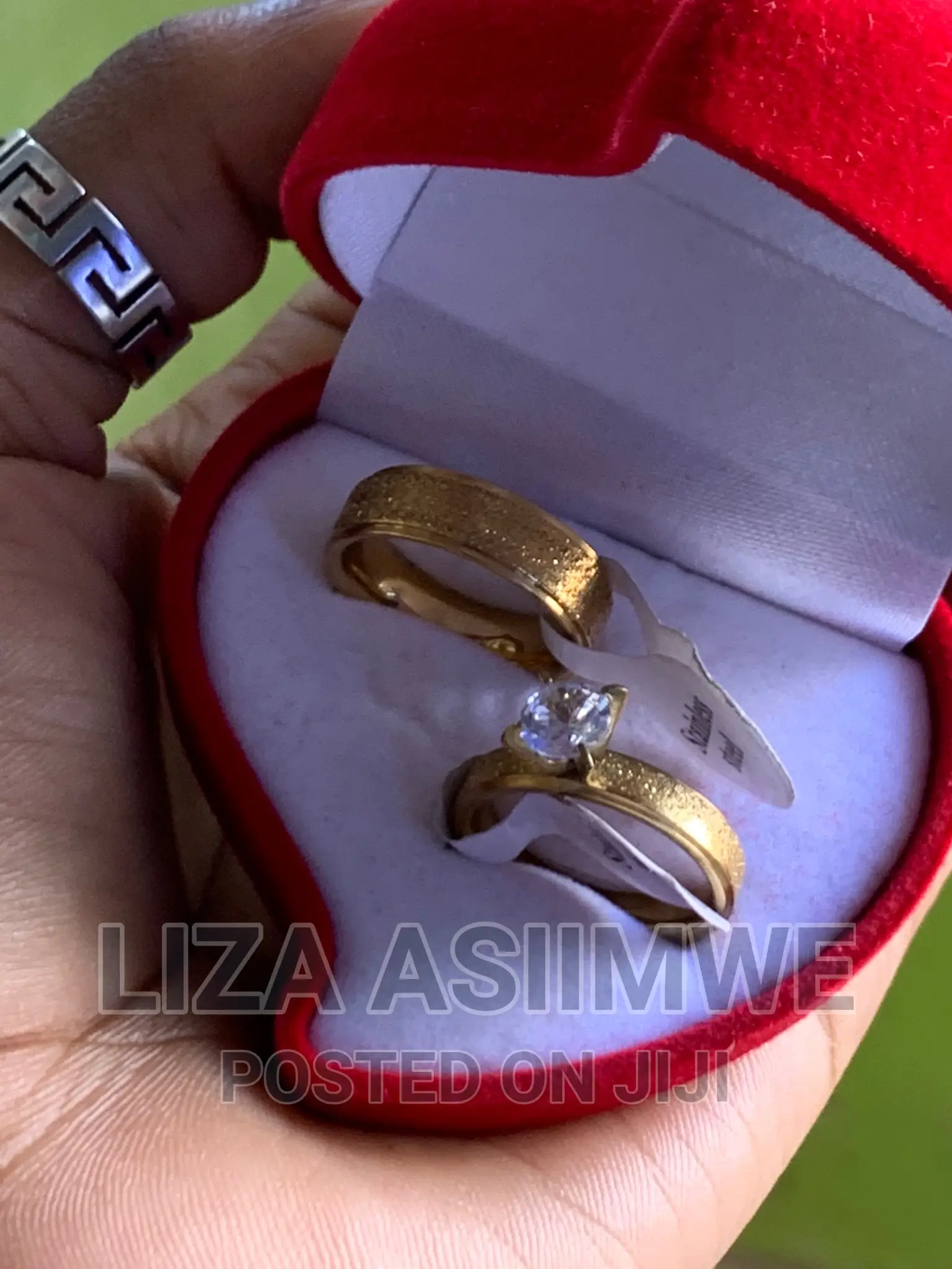 Engagement Rings Wedding Rings Available at a Good Price