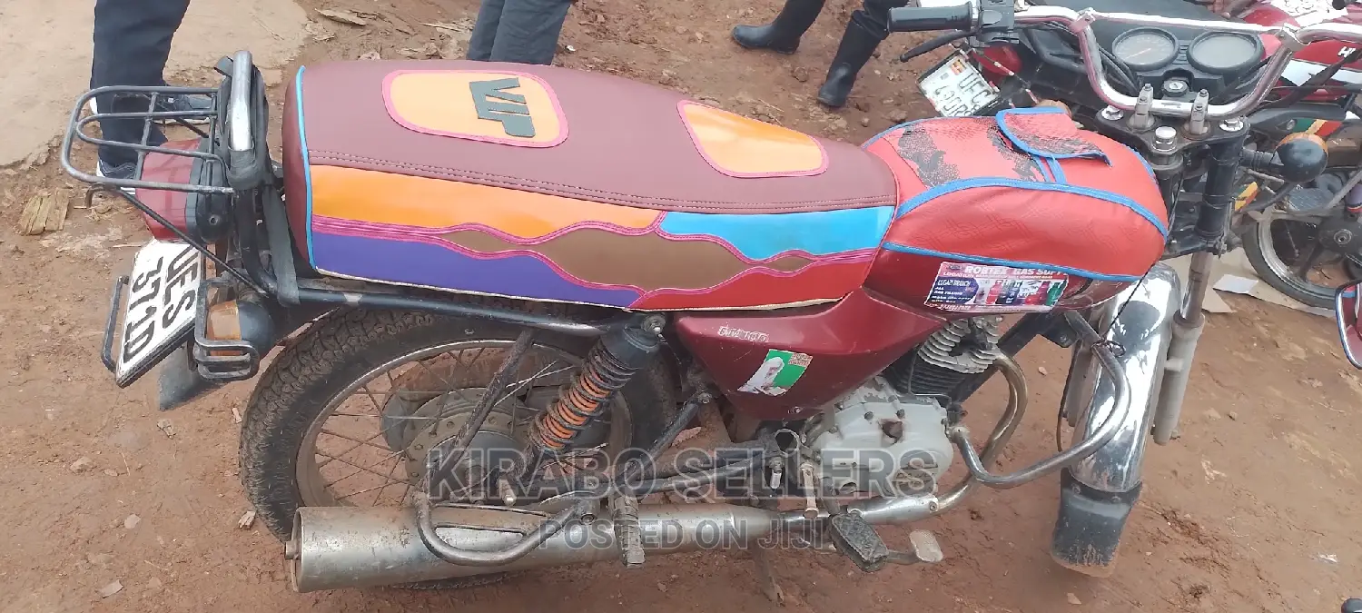 Bajaj Boxer 2020 Red