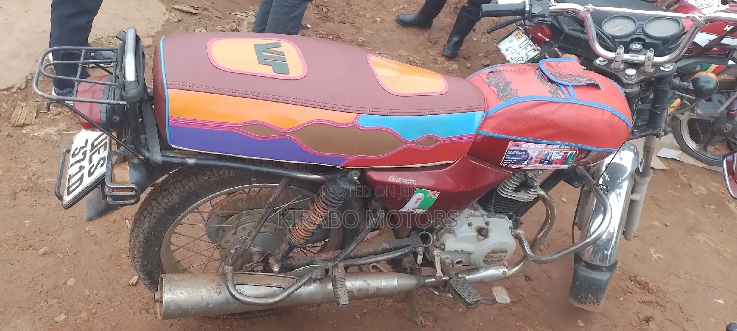 Bajaj Boxer 2020 Red