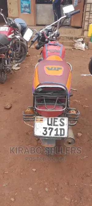 Bajaj Boxer 2020 Red