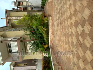 Furnished 4bdrm Duplex in Kira Tarmacked, Central Division for sale