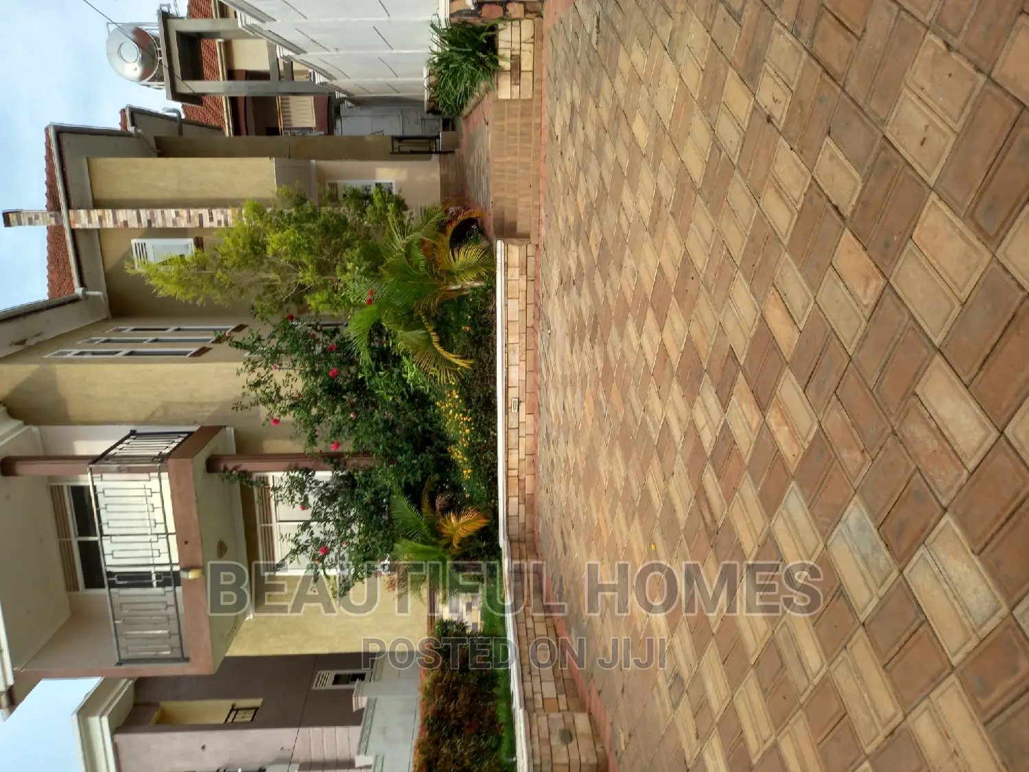 Furnished 4bdrm Duplex in Kira Tarmacked, Central Division for sale