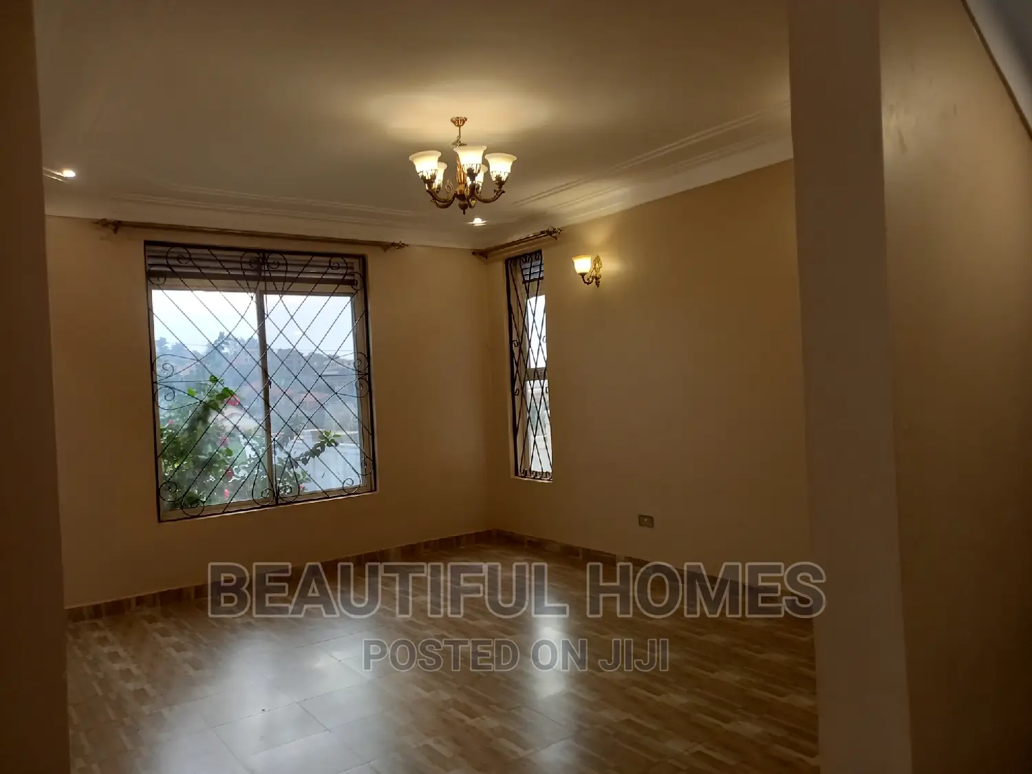Furnished 4bdrm Duplex in Kira for sale