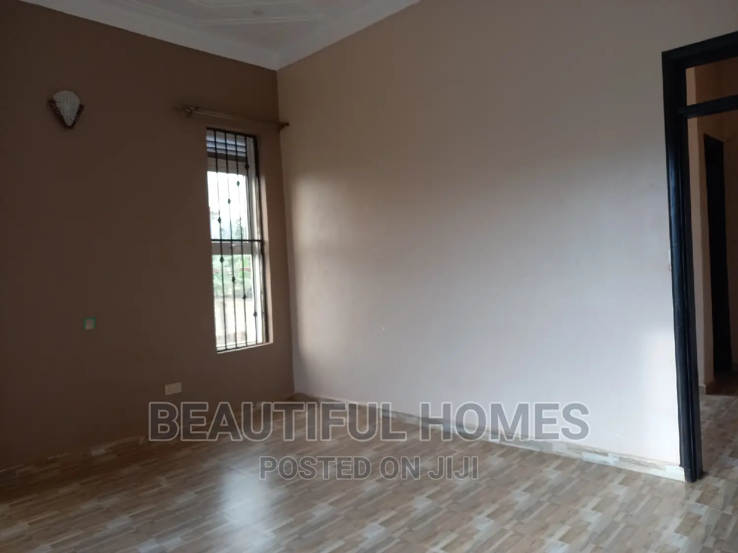 Furnished 4bdrm Mansion in Kira All Tarmack for sale