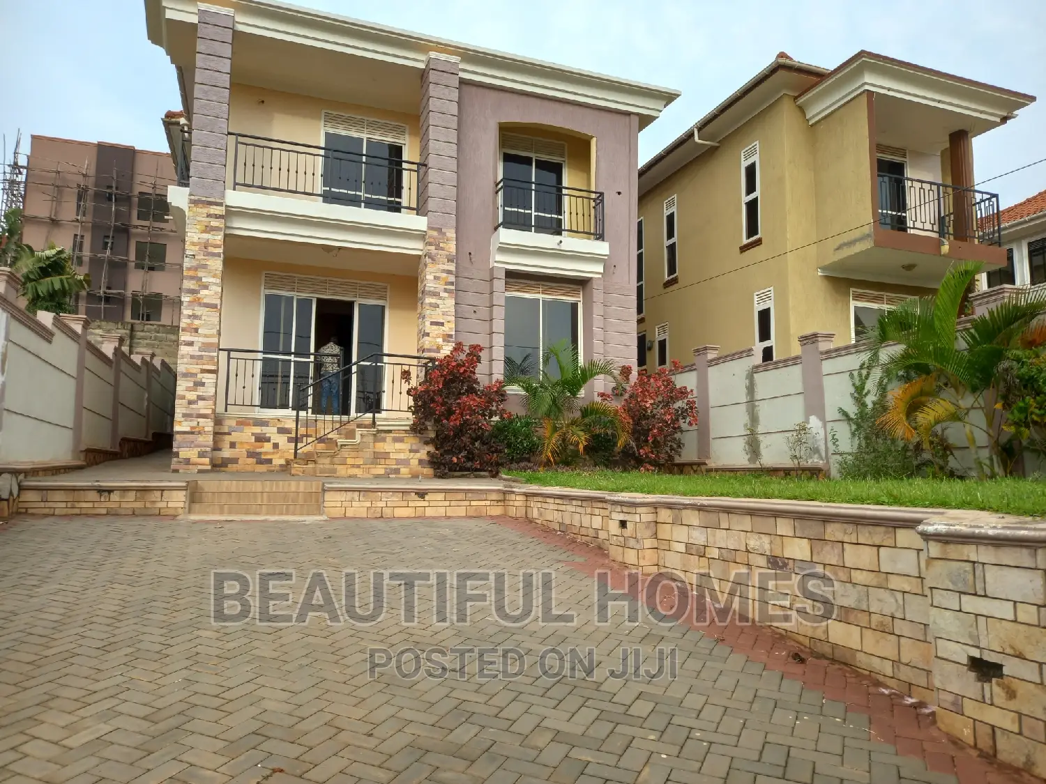 Furnished 4bdrm Duplex in Kira Ministers for sale