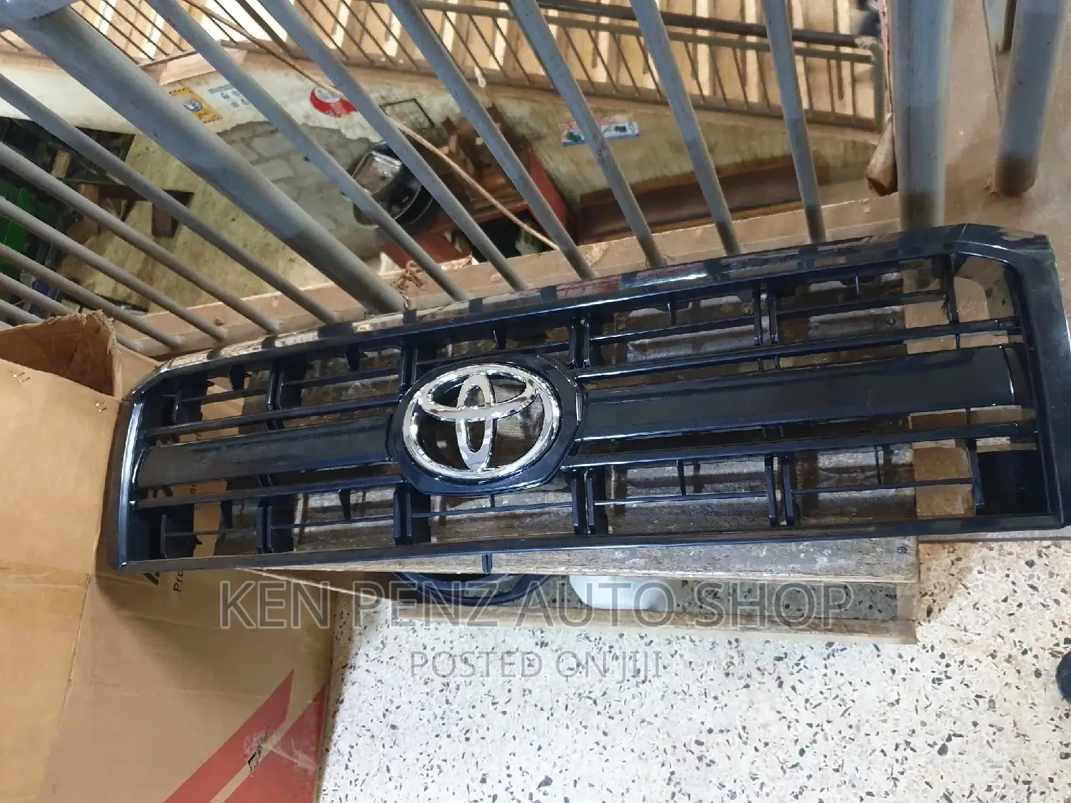 Landcruiser Hardtop Grill