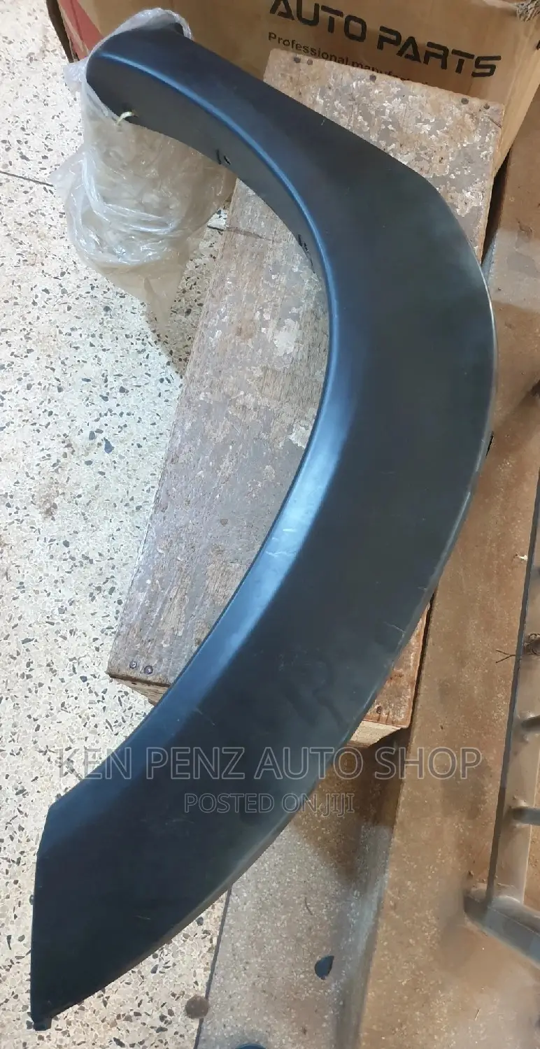 Hillux Vigo Mouldings (Fender)