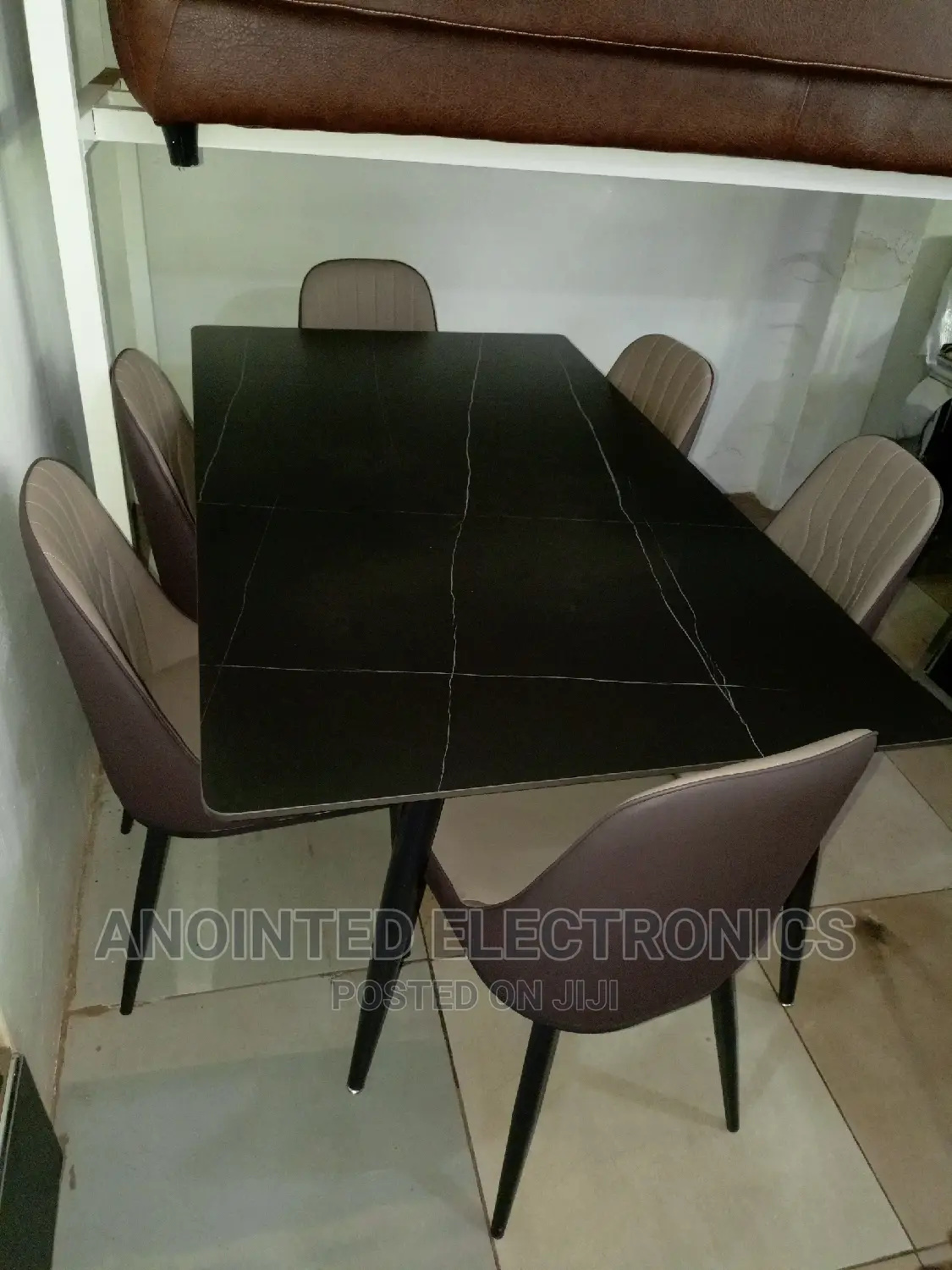 6 Seats Dining Tables