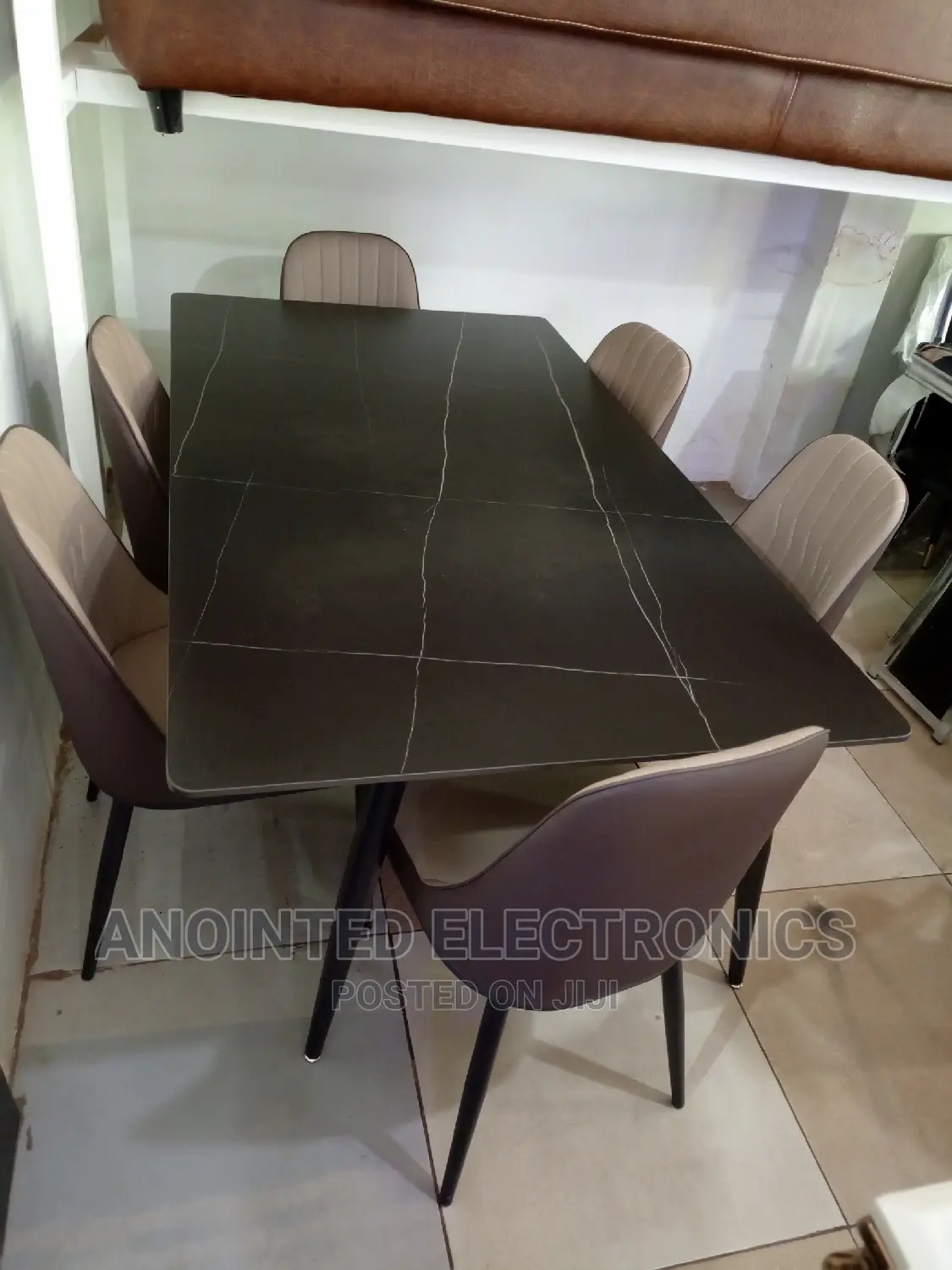 6 Seats Dining Tables