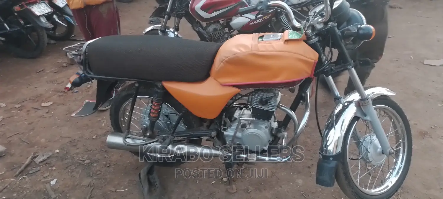 Bajaj Boxer 2020 Red