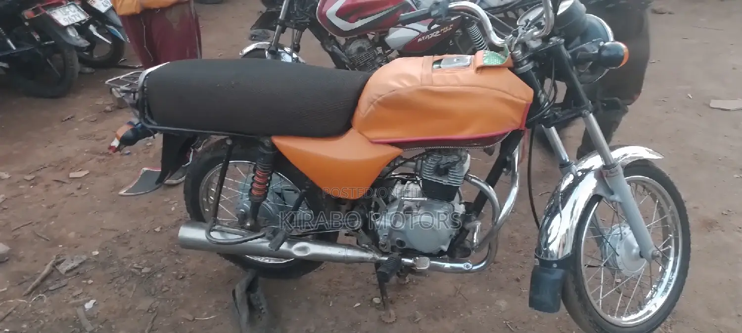 Bajaj Boxer 2020 Red