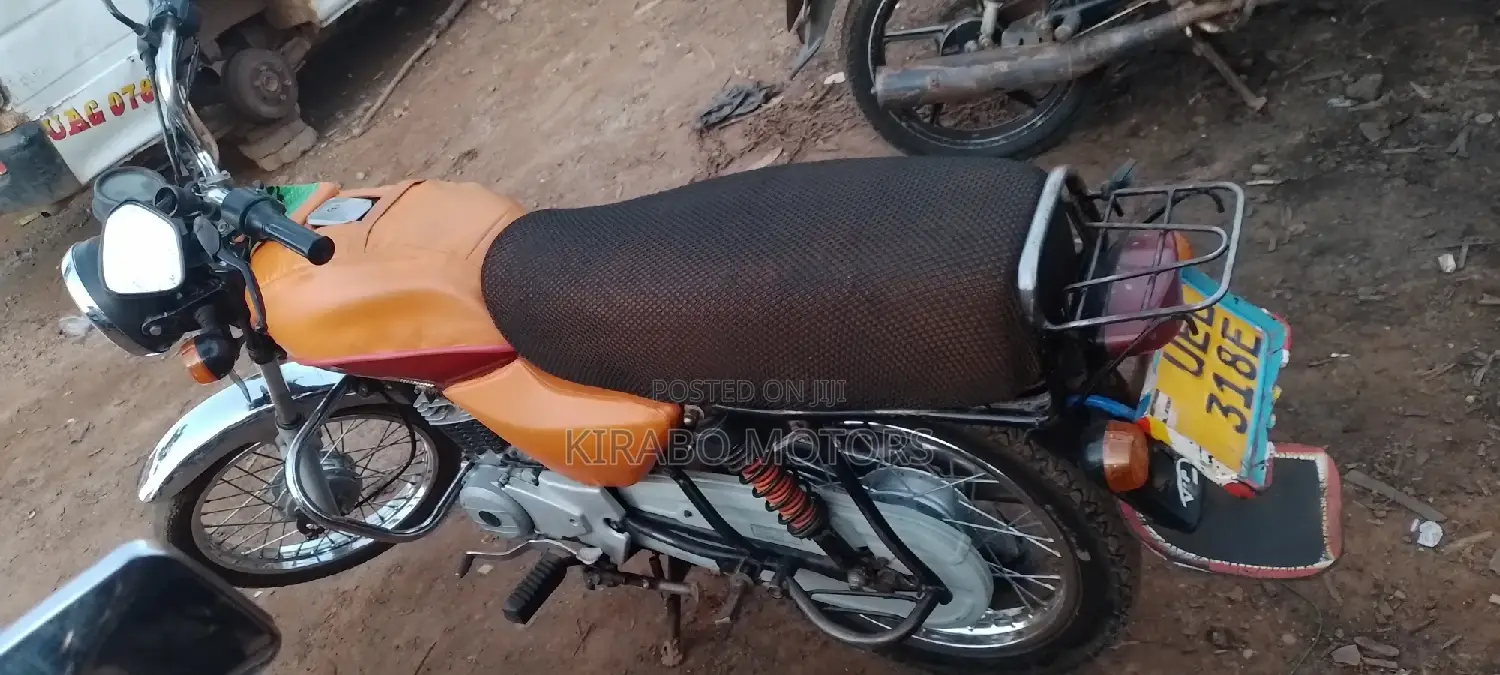 Bajaj Boxer 2020 Red