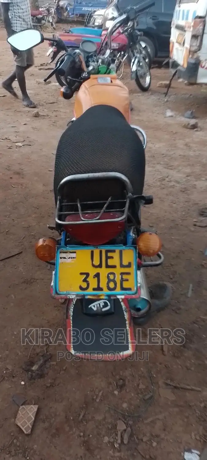 Bajaj Boxer 2020 Red