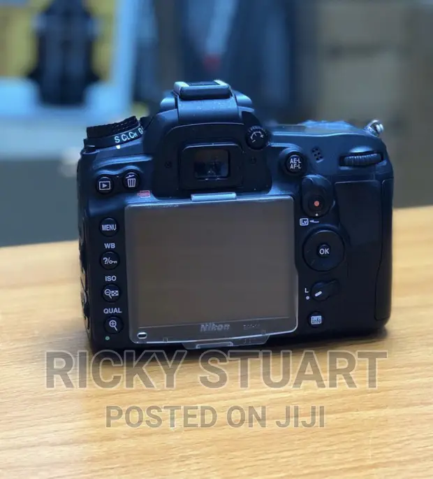 Nikon - JIJI　Nikon D7000 ニコン Nikon D7000 lustrzanka cyfrowa (16 megapikseli, 39 punktów